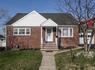 581 Fern Ave, Lyndhurst, NJ 07071