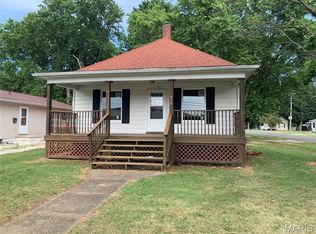 430 S Jackson St, Litchfield, IL 62056