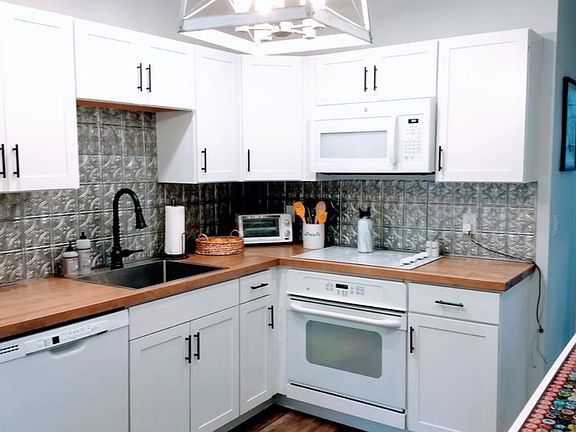 3rd image of 904 N Inca St