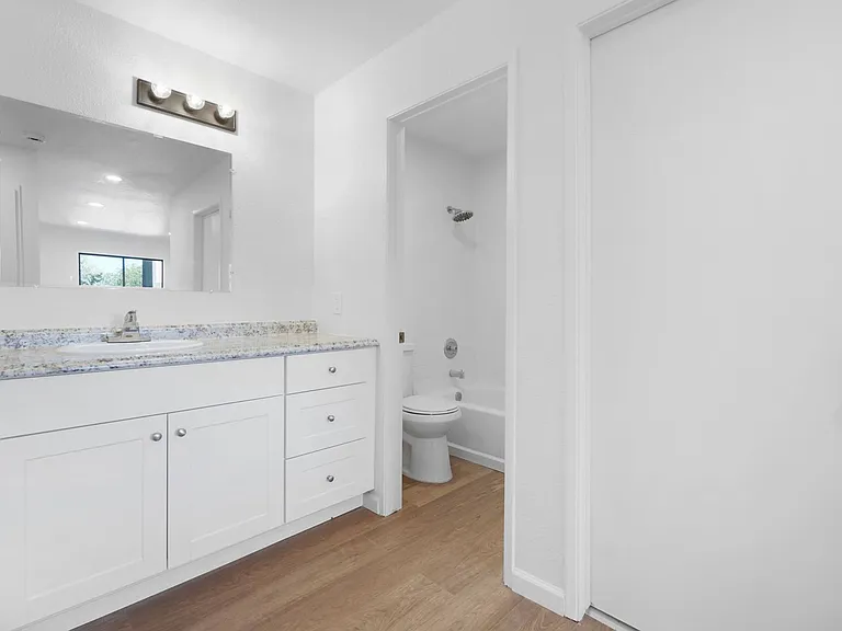 2085 Highview Ct — Photo 12