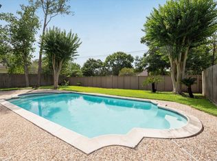 607 Oak Harbor Dr, Houston, TX 77062