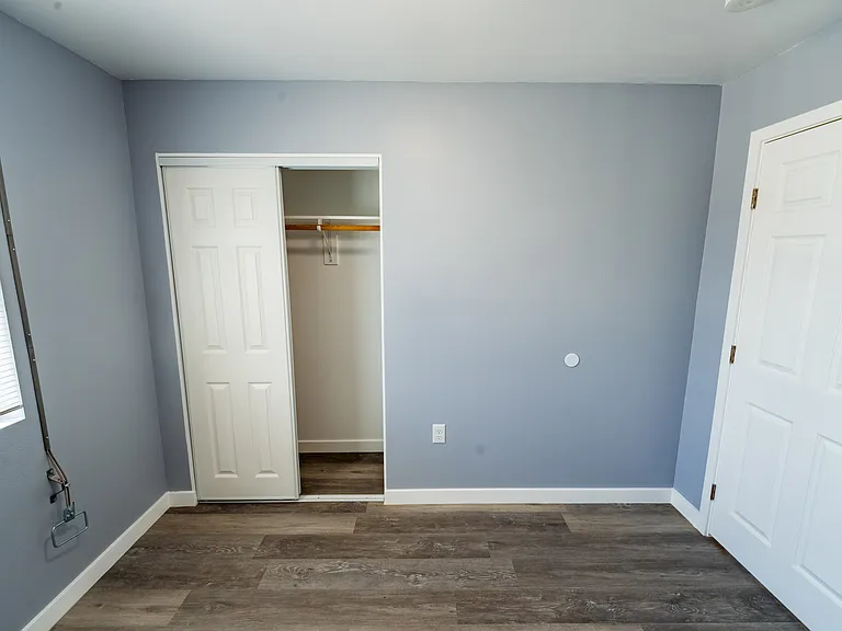 10374 Long Beach Blvd #H — Photo 17