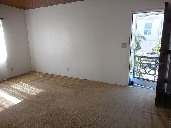 4th image of 5690 Sawtelle Blvd