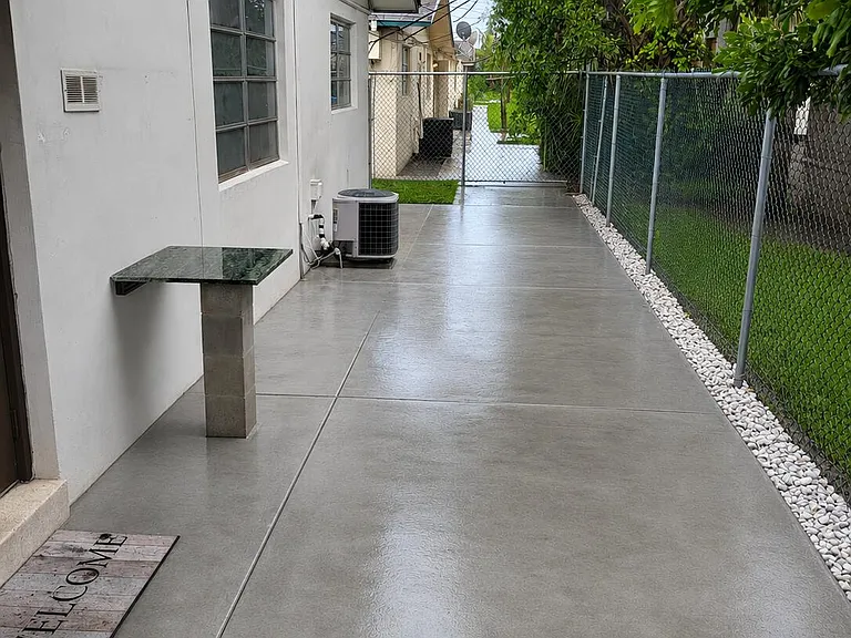 7221 Venetian St #4 — Photo 11