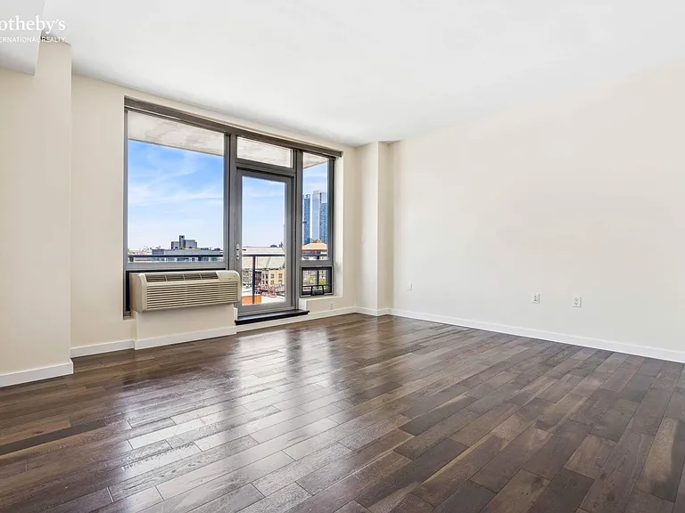 5-49 Borden Ave #F7 — Photo 3