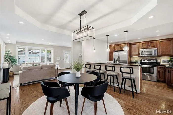 3 bed, 1443 sqft, $2,300 — Photo 1