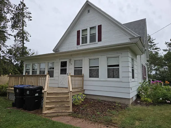 302 S Zachow St, Cecil, WI 54111