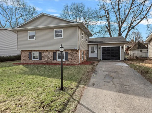 1747 E Barrington Ave, Decatur, IL 62526