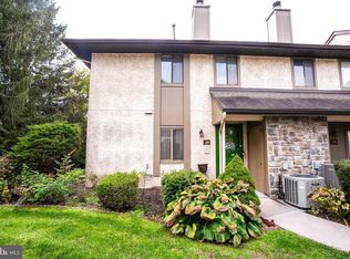 29 Hampshire Dr, Plainsboro, NJ 08536