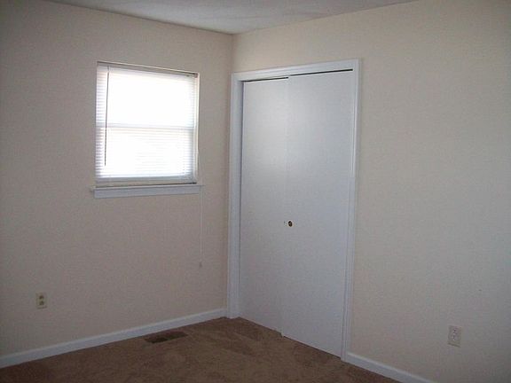 4th image of 1832 Terry Dr