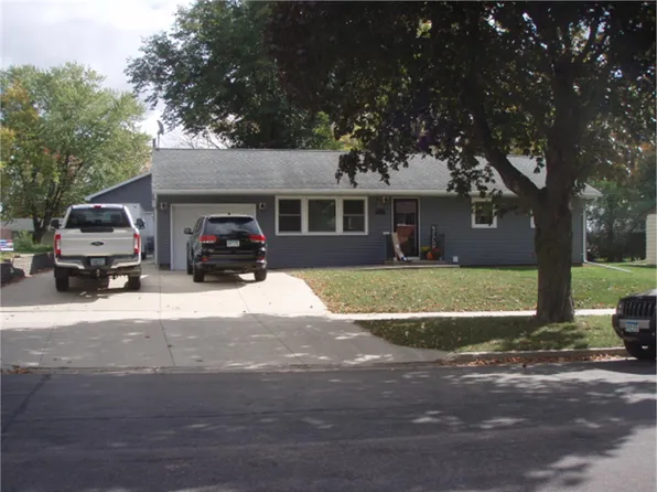 1120 Day St, Fairmont, MN 56031