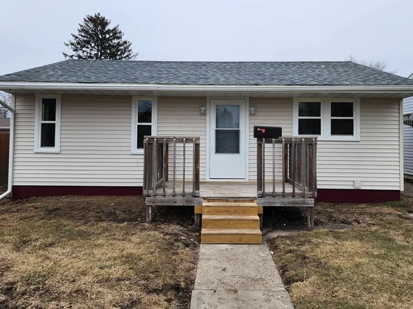 1112 7th St, Lincoln, IL 62656