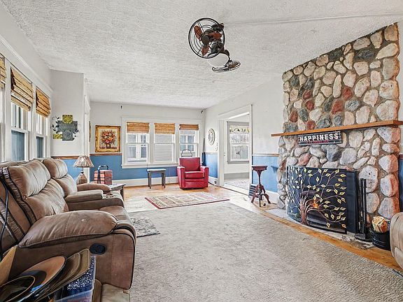 5th image of 709 Griswold St