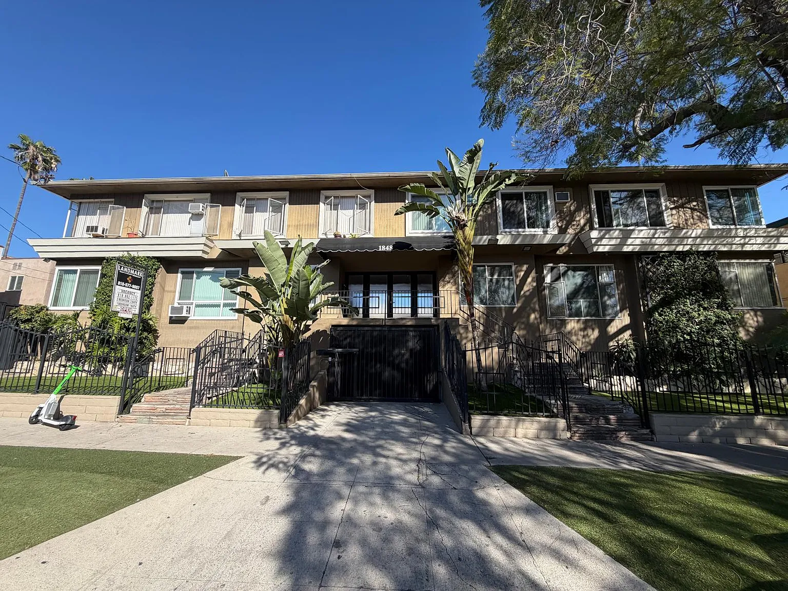 1848 N. Garfield Pl — Photo 3