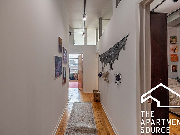 4th image of 2412 W North Ave #2E