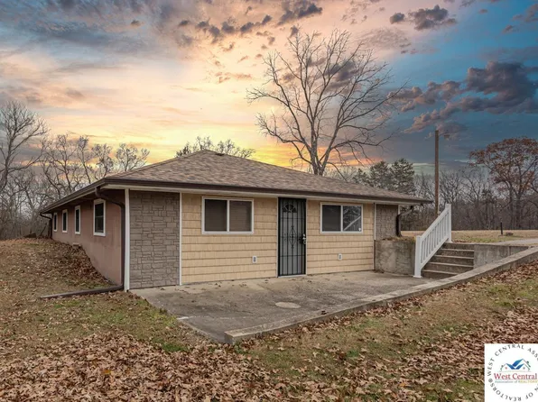 30077 Johnson Dr, Warsaw, MO 65355