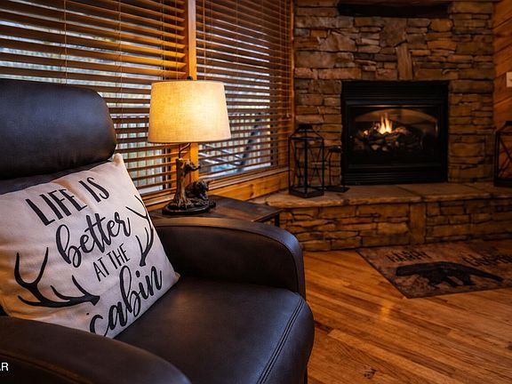 4th image of 422 Pa Proffitt Rd