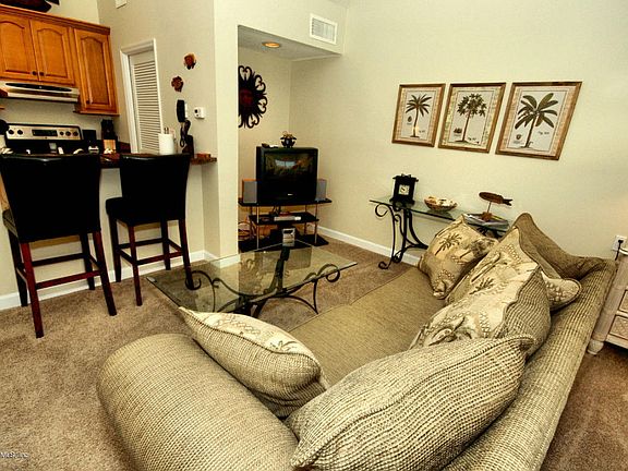 2nd image of 641 Summer Pl #641