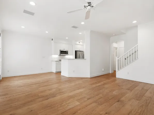 44 Sapphire #106, Irvine, CA 92602