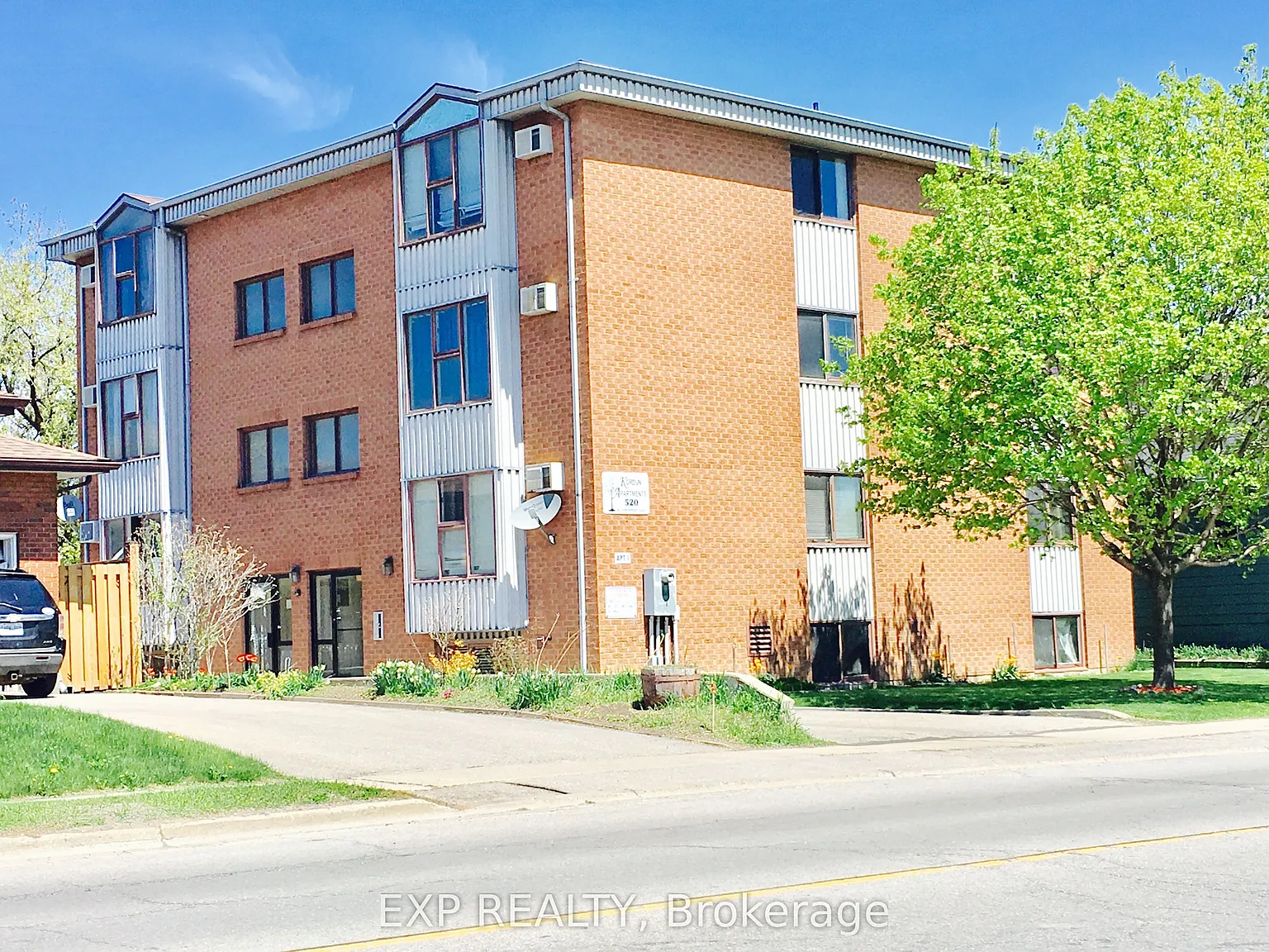 2 bed, $1,900 — Photo 2