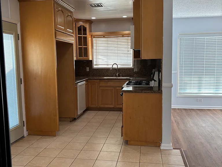 7936 Ducor Ave — Photo 9