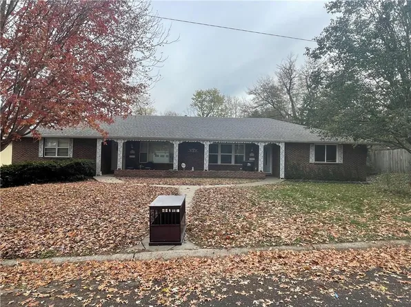 2829/2831 Englewood Rd, Independence, MO 64052
