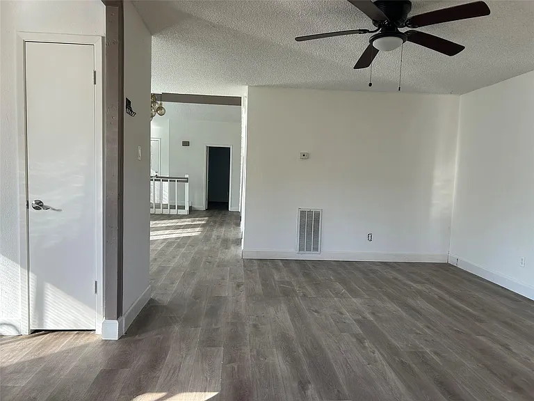 6119 Dryad Dr — Photo 6