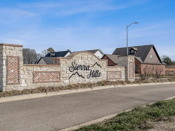 4 Sierra Hills Subdvision Corner Lf #Penthouse 1, Paragould, AR 72450