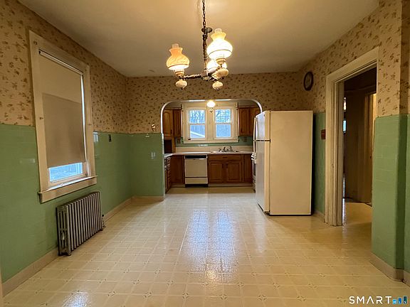 5th image of 105 Sound View Terrace