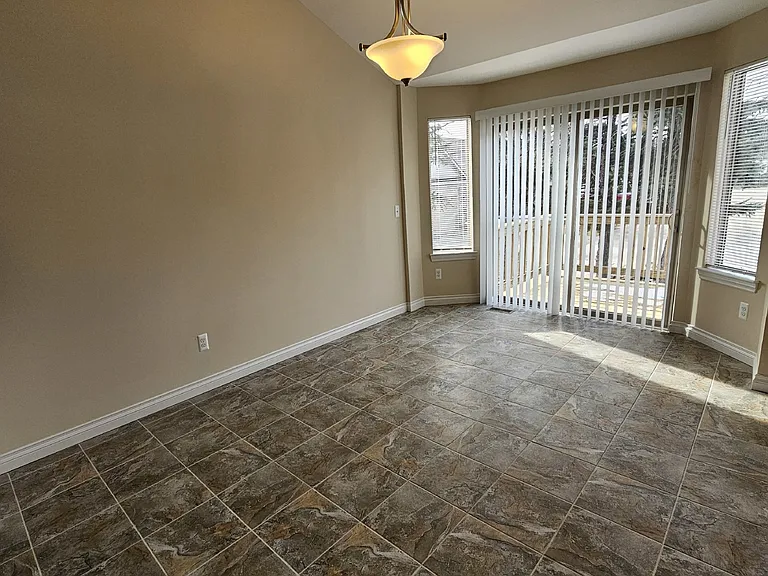 42405 Stanford Way — Photo 12