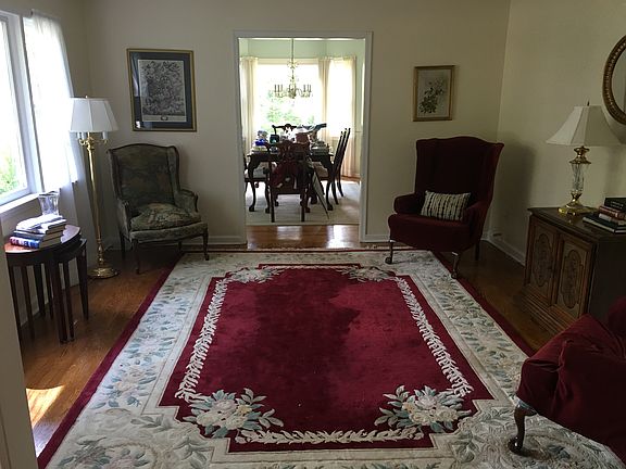 Second living room.