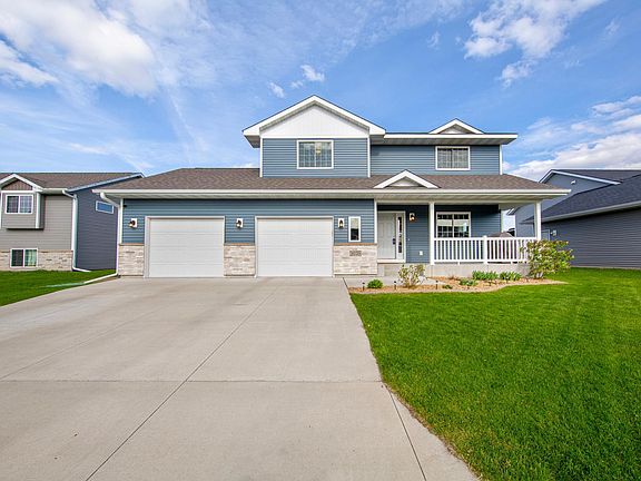 2nd image of 2070 Pratt Cir