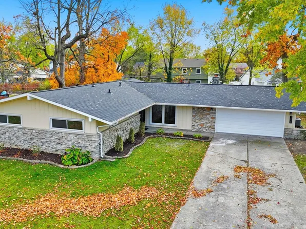 7028 Blackhawk Ln, Fort Wayne, IN 46815