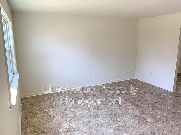 3rd image of 117 Bob Ln