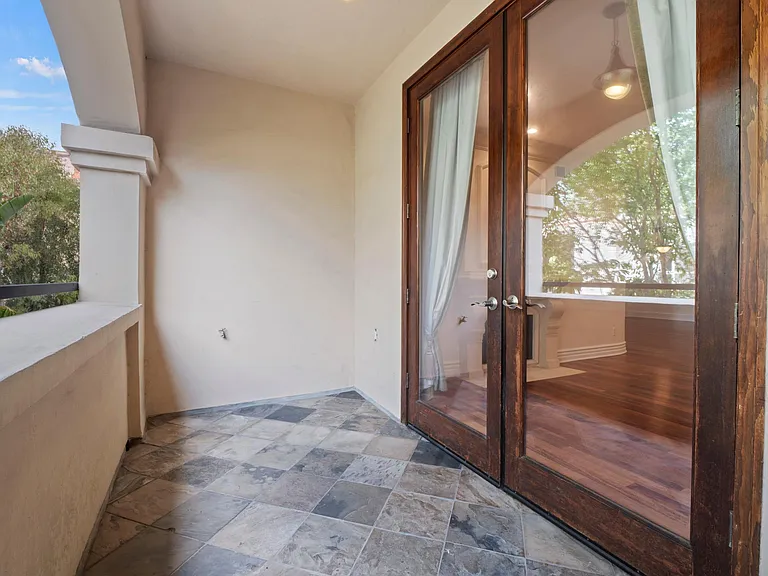 10364 Almayo Ave #201 — Photo 15