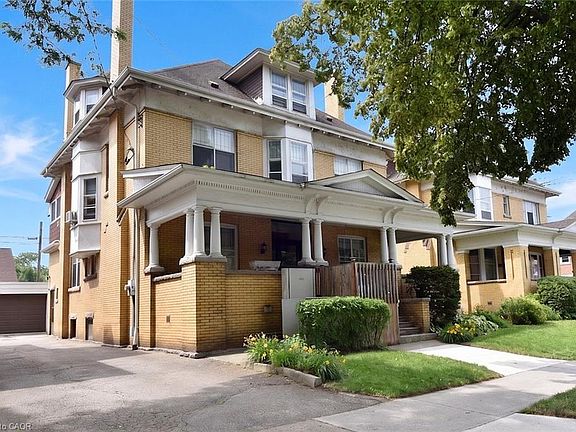 3rd image of 68 Sherman Ave S