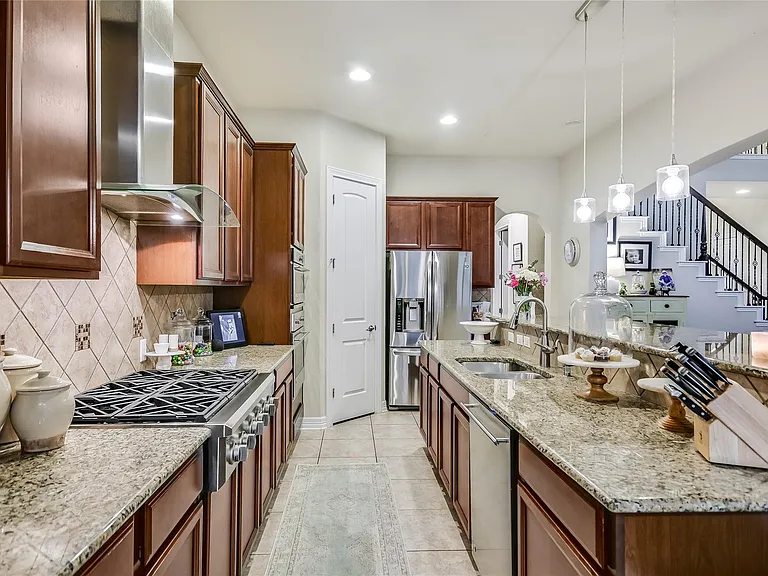223 Lake Como Dr — Photo 14