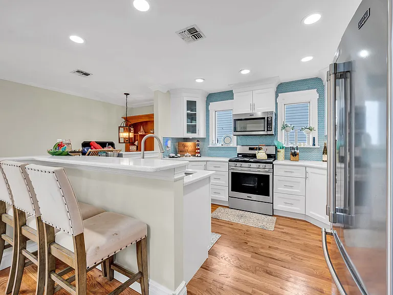 15 Seville Dr — Photo 38