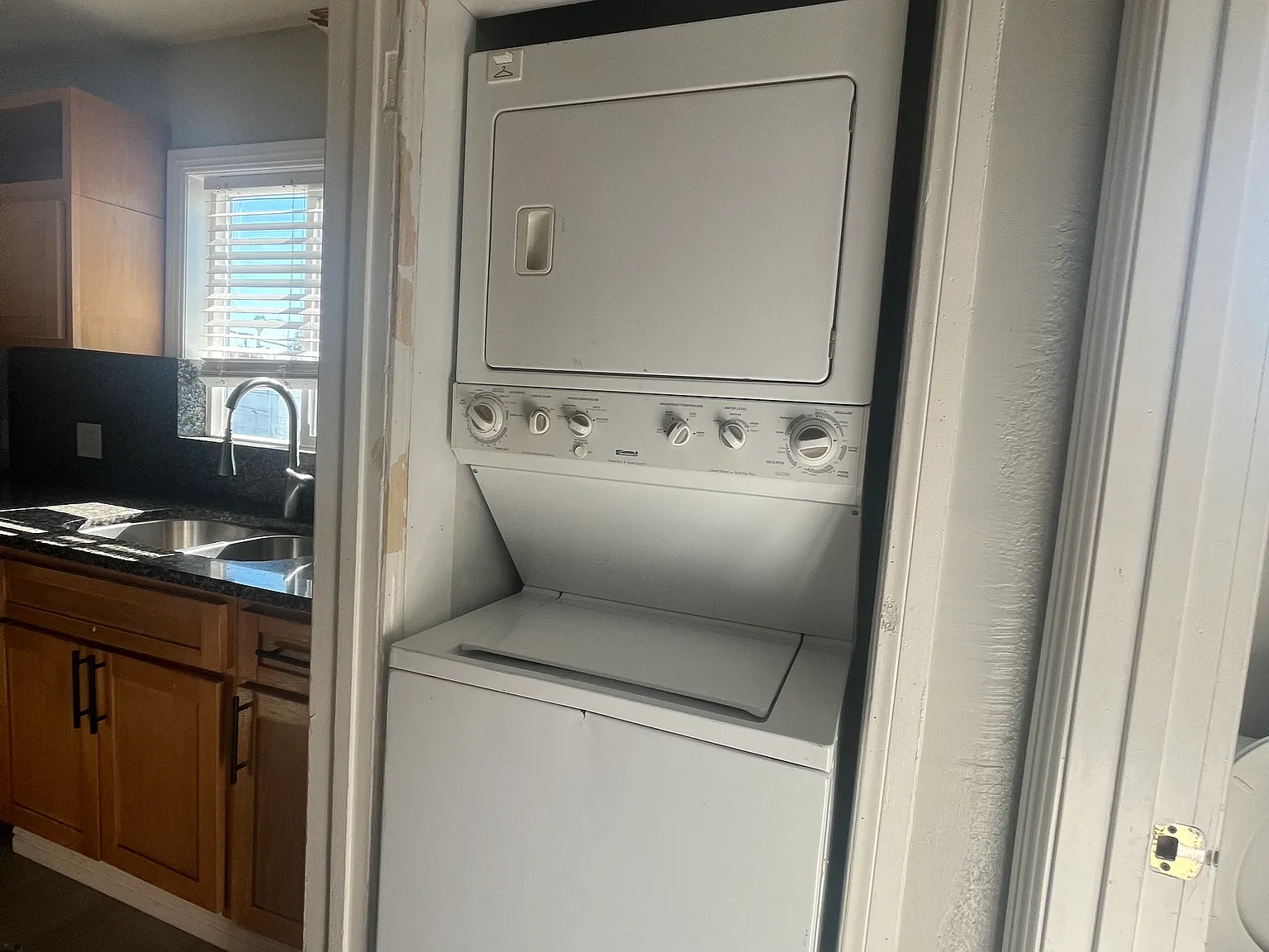 653 W Holt Avenue — Photo 3