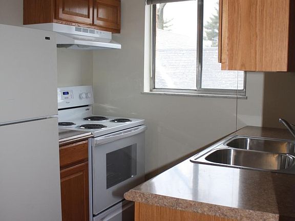 Newer kitchen & Appliances