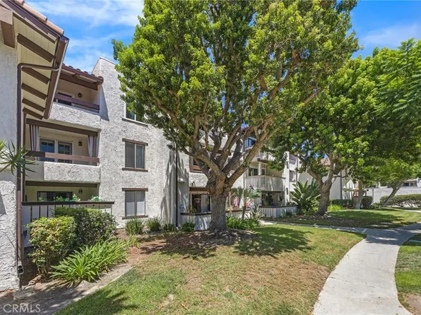 21372 Brookhurst St, Huntington Beach, CA 92646