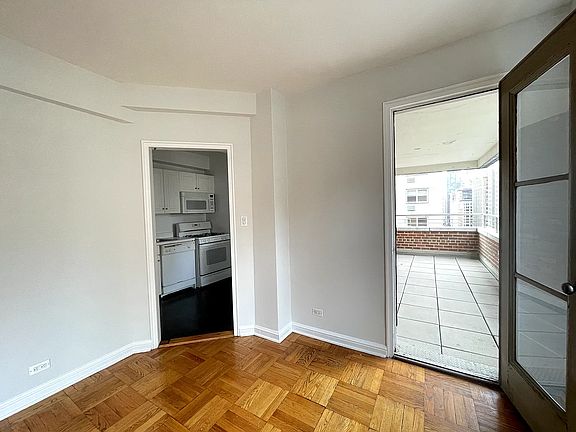 3rd image of 41 Park Ave APT 14E