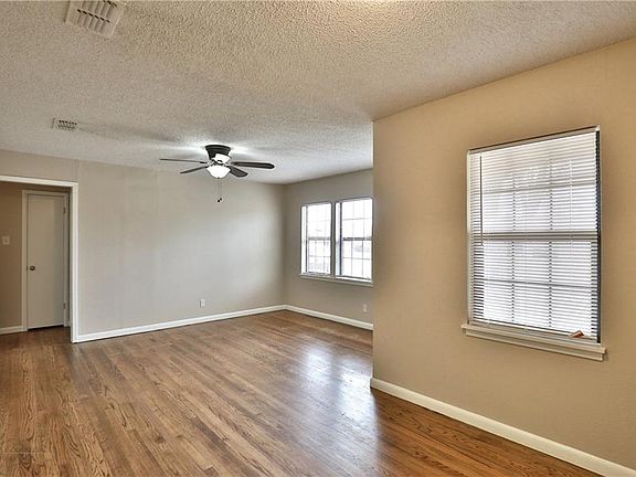 4th image of 2642 S 22nd St