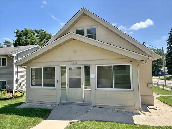 5711 SW 2nd St, Des Moines, IA 50315