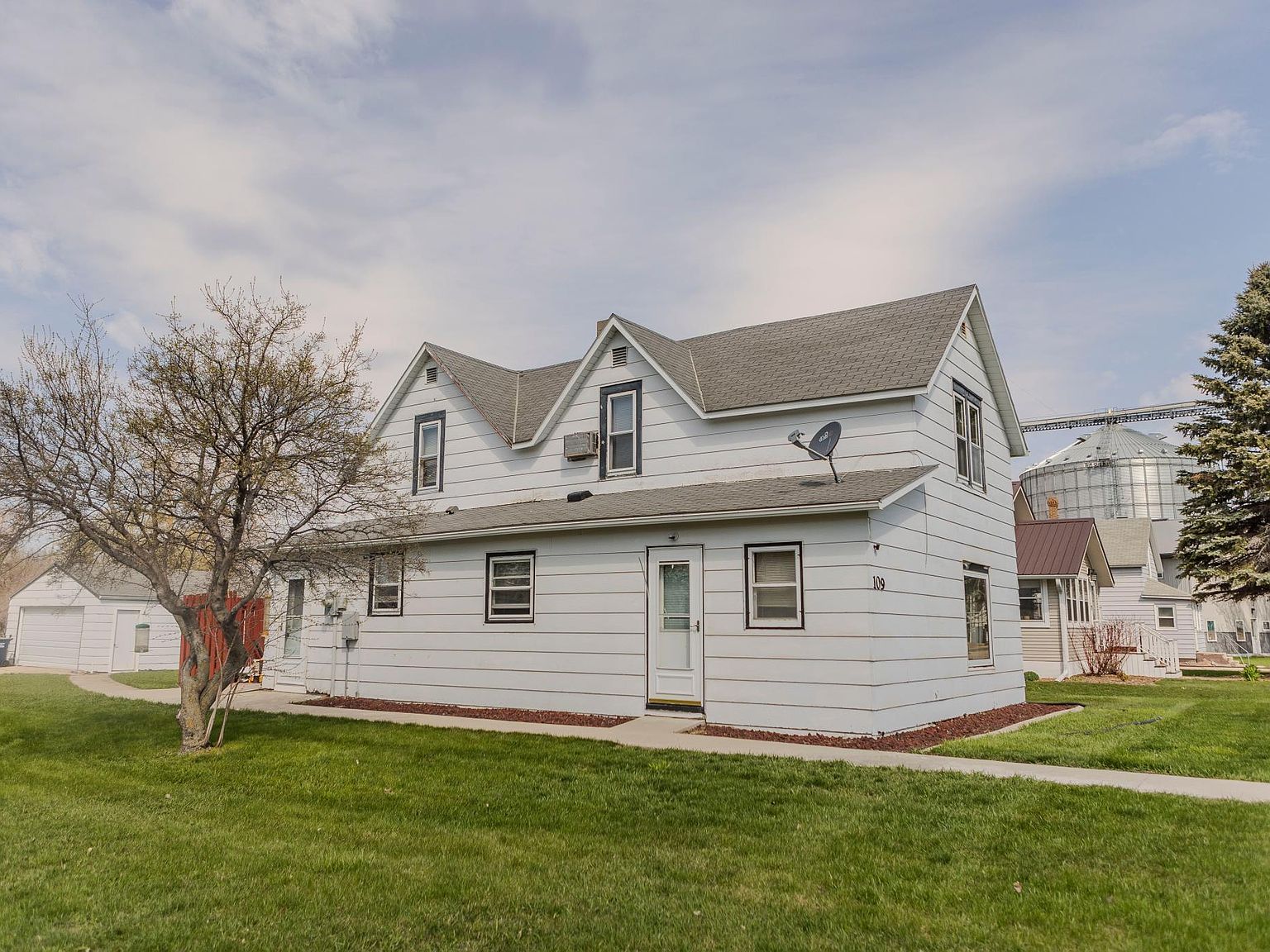 109 2nd St W, Chokio, MN 56221 Zillow