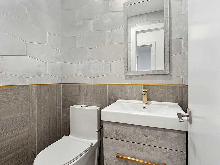 418 Suydam St #2B — Photo 8