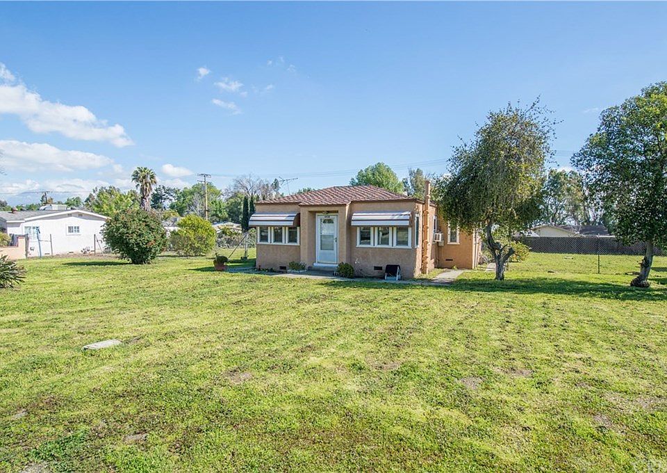 1st image of 4450 Los Serranos Blvd