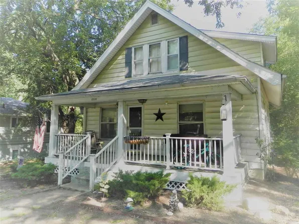 1200 8th St, Wamego, KS 66547