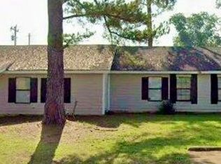 306 Carriage Ln #A, Albany, GA 31721