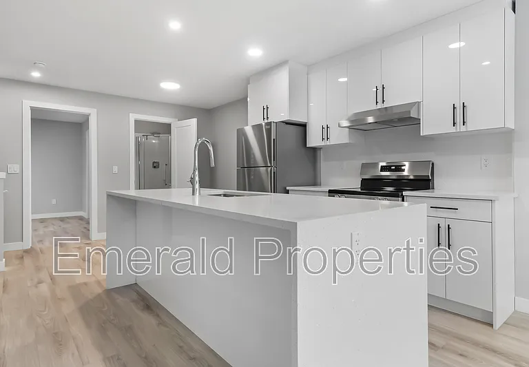 10441 132nd St NW — Photo 1